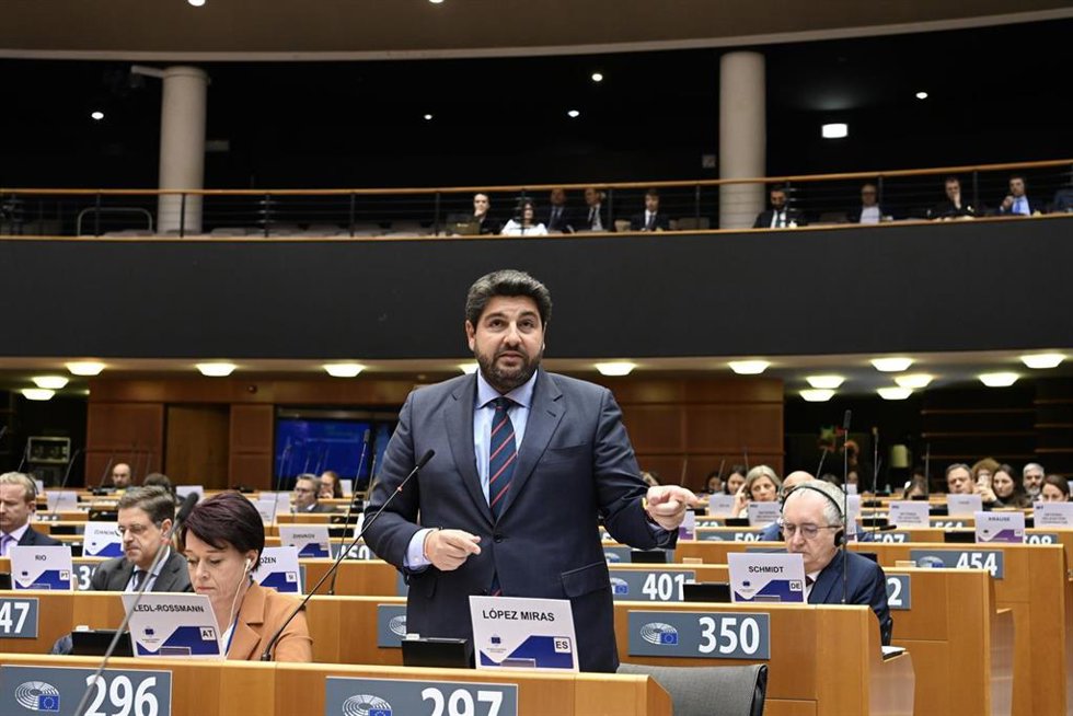 Archivo - Foto de archivo del presidente de la Región de Murcia, Fernando López Miras, durante una intervención en el Pleno del Comité Europeo de las Regiones (CdR)