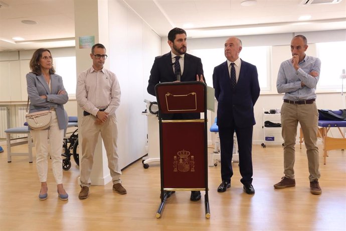 El vicepresidente primero del Gobierno de Aragón, Alejandro Nolasco, en la inauguración del centro de fisioterapia.