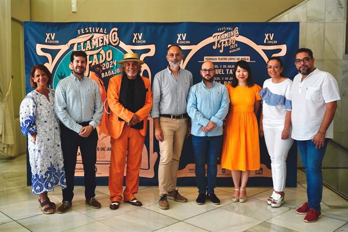 Presentación del concierto entre la Orquesta de Extremadura y 'El Perrete' en el Festival de Flamenco y Fado de Badajoz