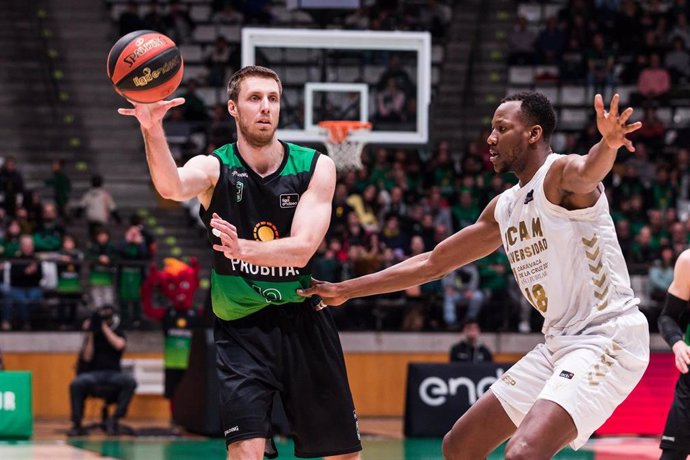 Archivo - Vladimir Brodziansky of Club Joventut Badalona in action during the ACB Liga Endesa match between Club Joventut Badalona and UCAM Murcia at Palau Olimpic de Badalona on March 05, 2023 in Badalona, Barcelona, Spain.