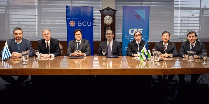 Banco de Desarrollo de América Latina (CAF) firma un acuerdo de capitalización de 6.485 millones con Uruguay