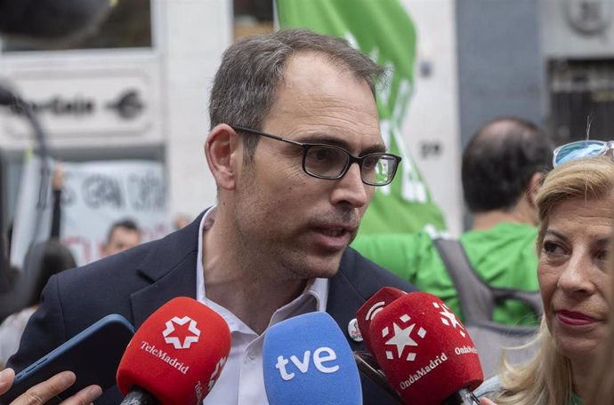 Archivo - El coordinador de IU Andalucía y diputado en el Congreso por Sumar, Toni Valero, en una imagen de archivo. 