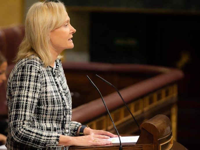 Archivo - La concejal en el Ayuntamiento de Barcelona y diputada en el Parlament de Catalunya Àngels Esteller.