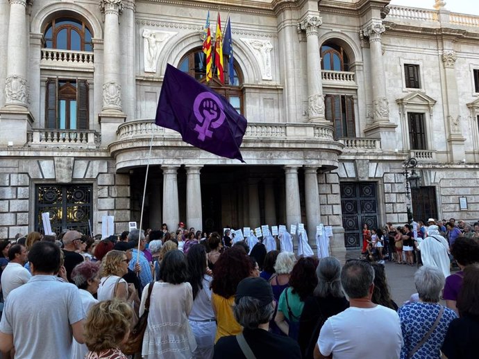 Una concentración en València contra el "terrorismo machista" y los últimos asesinatos por violencia de género