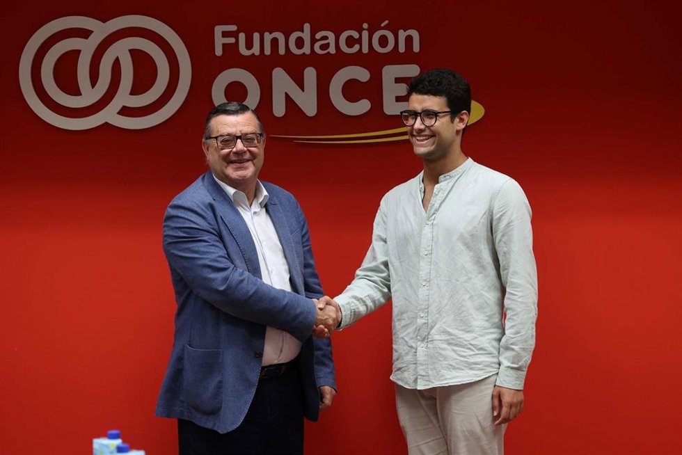 José Luis Martínez Donoso, director general de Fundación ONCE, y Alfonso Campuzano Jiménez, presidente de la CREUP.
