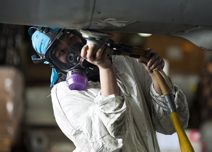 Imagen de archivo de una mujer durante su jornada laboral