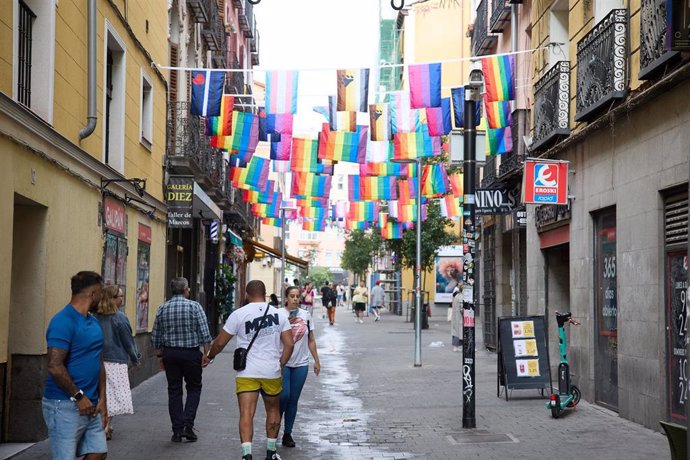 El barrio de Chueca durante los preparativos del Madrid Orgullo (MADO) 2024 