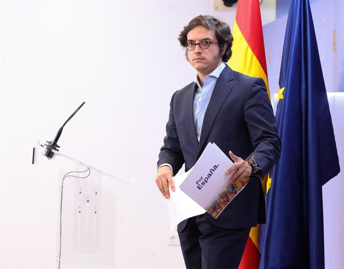 El diputado de VOX, José María Figaredo, durante una rueda de prensa en el Congreso de los Diputados, a 2 de julio de 2024, en Madrid (España).