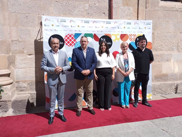 De Izquierda A Derecha, Cipriano García (Caja Rural), Javier Faúndez (Diputación De Zamora), Sara Fregeneda (Eilza), Leticia García (Junta De Castilla Y León) Y Diego Bernardo