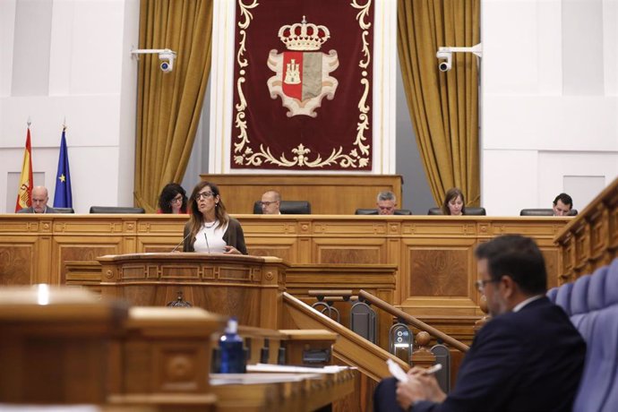 La diputada del PP María José Gil en el pleno de las Cortes.