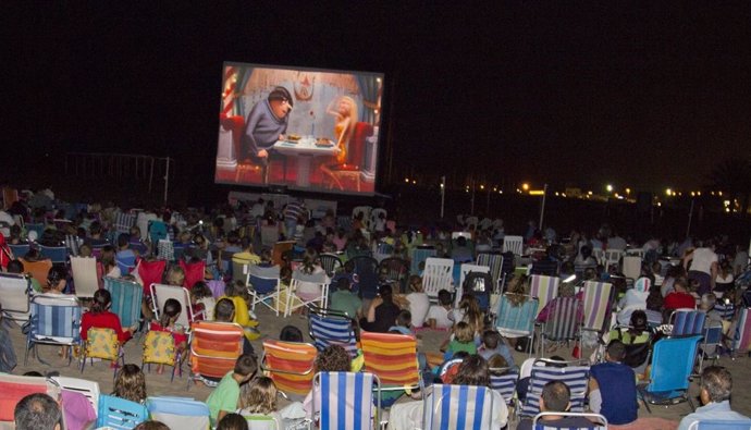 Cine de verano en las playas de la provincia de Valencia