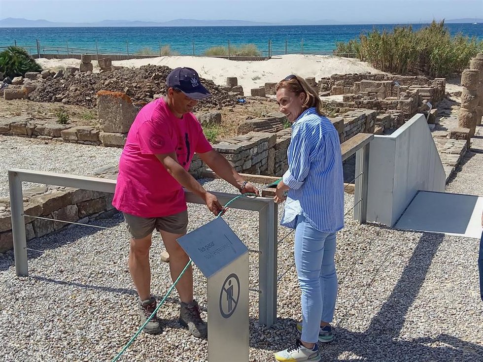 Tania Barcelona en el Conjunto Arqueológico de Baelo Claudia.