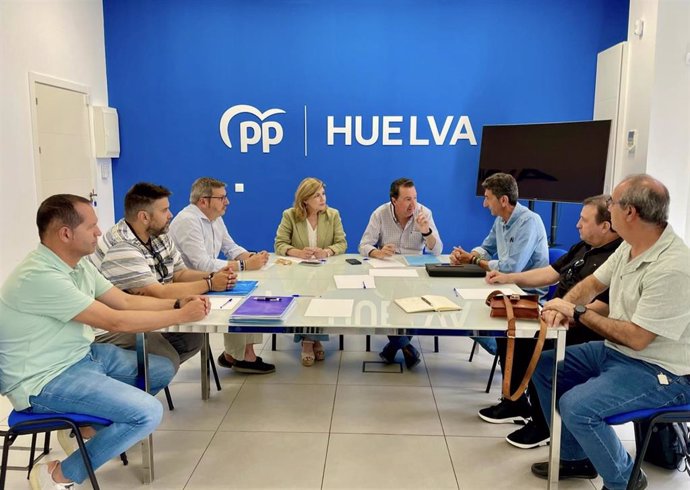 Dirigentes del Partido Popular en Huelva han mantenido una reunión con representantes del comité de empresa de Río Tinto Plásticos.