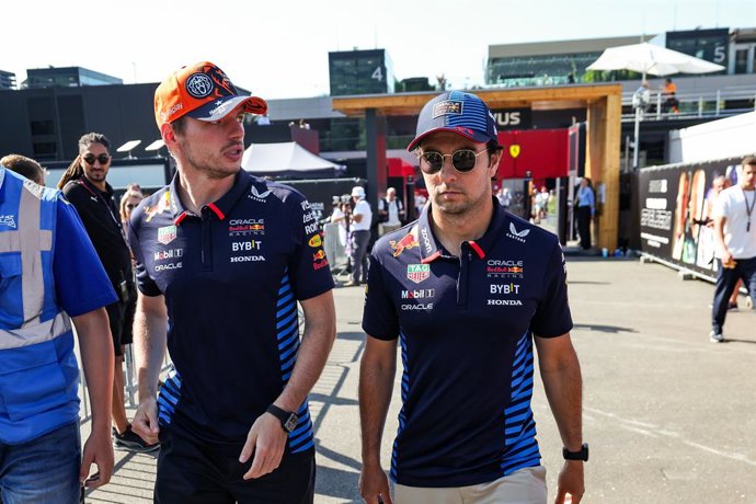 VERSTAPPEN Max (ned), Red Bull Racing RB20, PEREZ Sergio (mex), Red Bull Racing RB20, portrait during the Formula 1 Qatar Airways Austrian Grand Prix 2024.