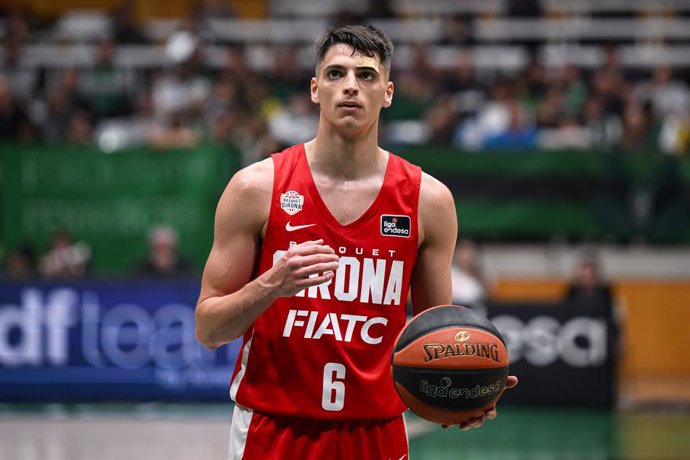 Archivo - El jugador del Bàsquet Girona Juani Marcos en un partido de la Liga Endesa 2023/24
