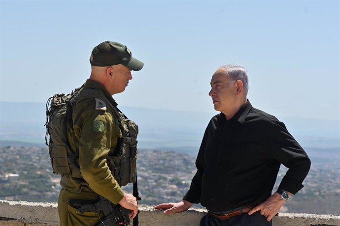 El general del Ejército Ori Gordin y el primer ministro israelí, Benjamin Netanyahu.