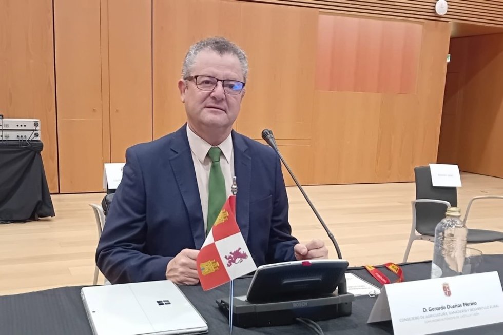 El consejero de Agricultura, Ganadería y Desarrollo Rural, Gerardo Dueñas, en la conferencia sectorial en Pamplona.