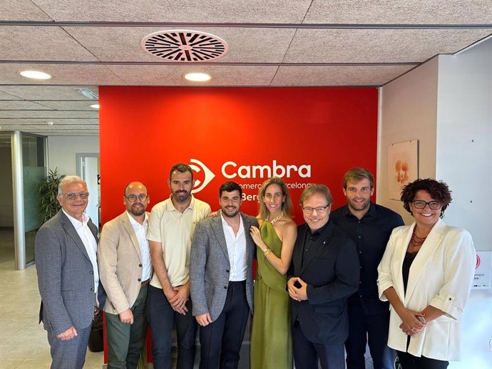 Reunión del presidente de la Cámara de Barcelona, Josep Santacreu, con alcaldes de Barcelona