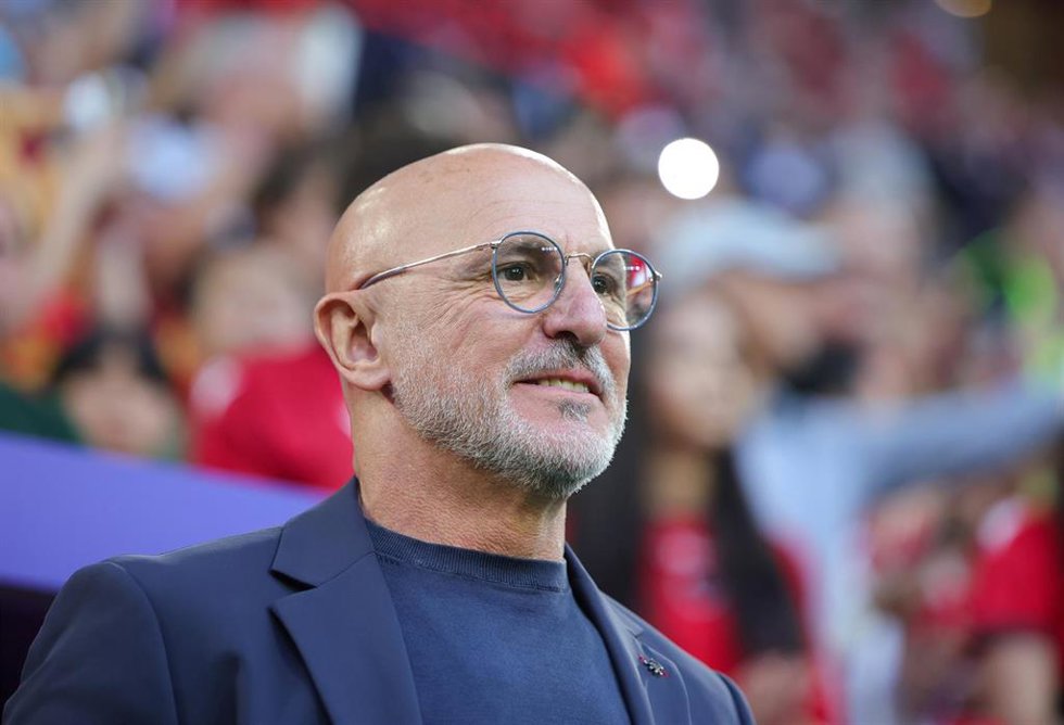 24 June 2024, North Rhine-Westphalia, Duesseldorf: Spain coach Luis de la Fuente pictured prior to the start of the UEFA Euro 2024 group B soccer match between Albania and Spain at Duesseldorf Arena. Photo: Rolf Vennenbernd/dpa