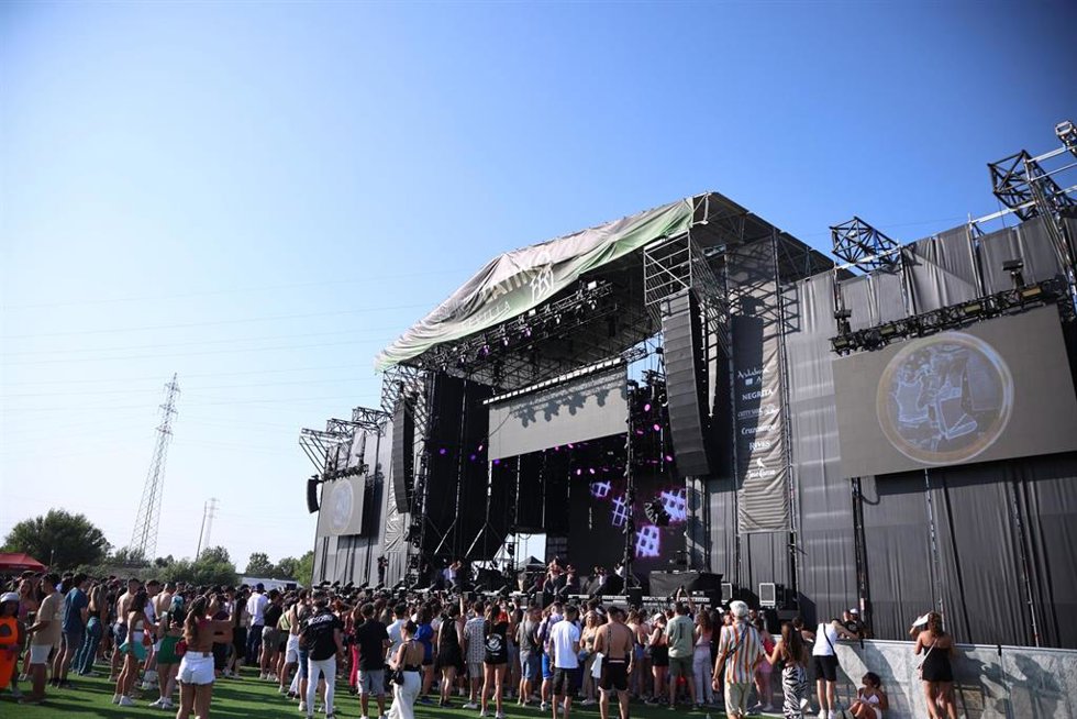 Archivo - Panorámica del escenario del Puro Latino Fest en la anterior edición del evento