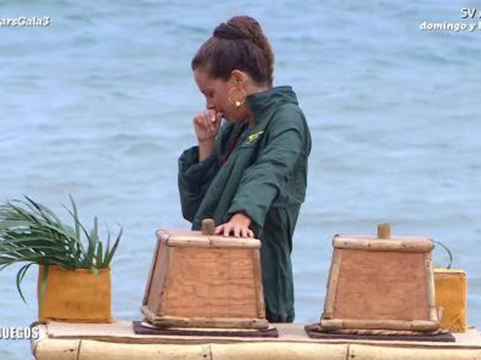 LAURA MADRUEÑO SUFRE UN FUERTE ATAQUE DE TOS DURANTE EL DIRECTO DE 'SUPERVIVIENTES ALL STARS'