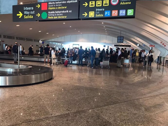 El Aeropuerto de Bilbao cierra el mejor abril de su historia con 592.268 pasajeros y logra 1.890.000 hasta ese mes