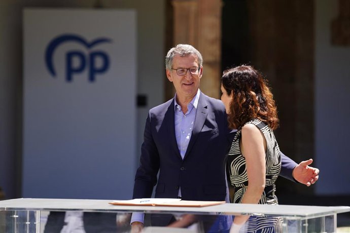 La presidenta de la Comunidad de Madrid, Isabel Díaz Ayuso, y el presidente del Partido Popular, Alberto Núñez Feijóo
