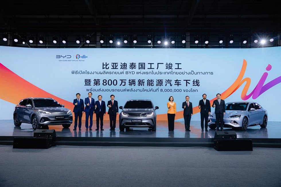 BYD alcanza los ocho millones de vehículos enchufables producidos e inaugura su planta en Tailandia.