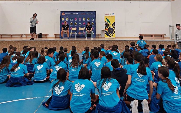 Escolares participantes en el programa 'Alimentando el futuro' de Ahorramas y Movistar Estudiantes.