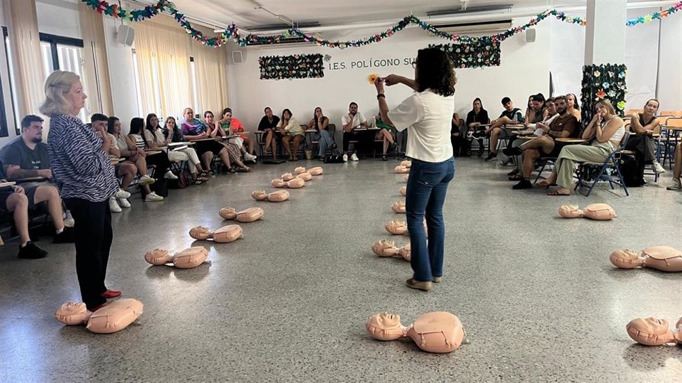 Quirónsalud Sagrado Corazón colabora con las Escuelas de Verano del Polígono Sur y atenderá a 900 jóvenes.