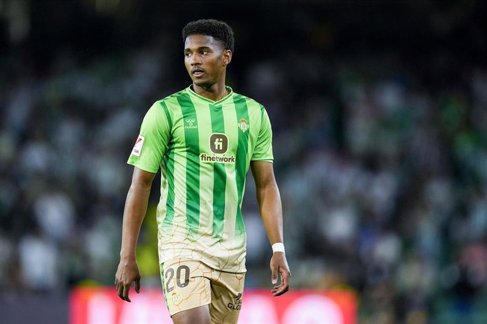 Archivo - El lateral izquierdo Abner Vinícius, en un partido con el Real Betis.