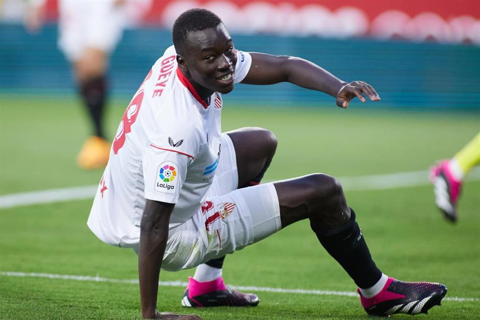 Archivo - El centrocampista Pape Gueye, en un encuentro como jugador del Sevilla FC.