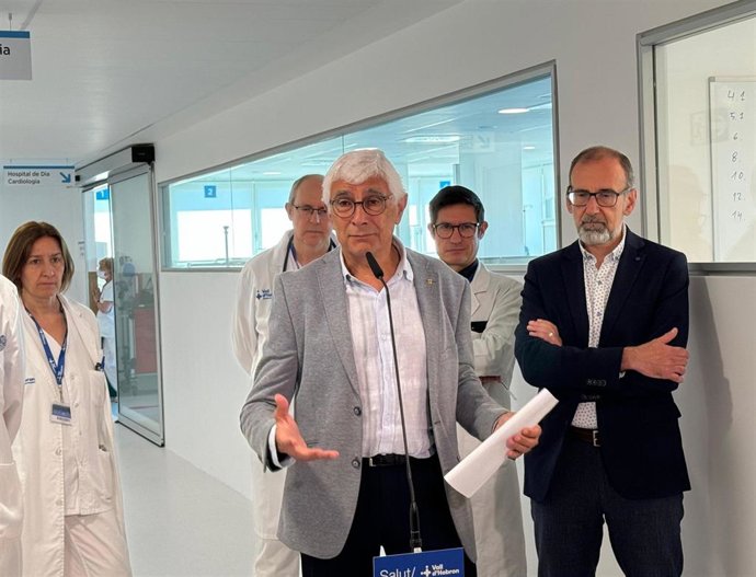 El conseller Balcells en el Hospital Vall d'Hebron este viernes