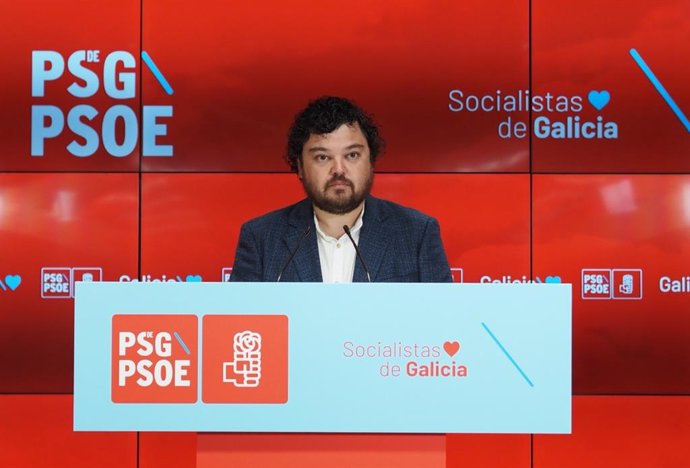 El portavoz de la Ejecutiva del PSdeG, Julio Torrado, en rueda de prensa