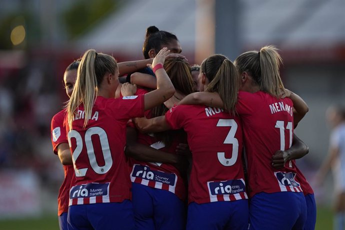 Archivo - Xenia Perez of Atletico de Madrid celebrates a goal with teammates the Spanish Women League, Liga F, football match played between Atletico de Madrid Femenino and FC Levante Las Planas at Centro Deportivo Wanda Alcala de Henares on May 24, 2024,