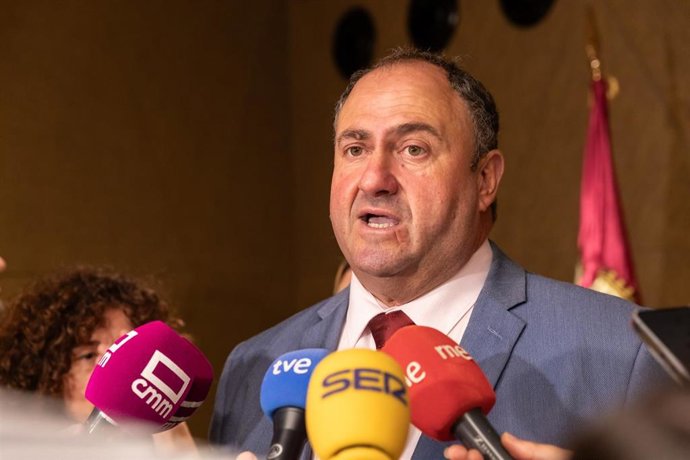 El consejero de Agricultura, Ganadería y Desarrollo Rural, Julián Martínez Lizán