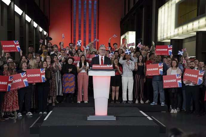 05 July 2024, United Kingdom, London: UK Labour leader Sir Keir Starmer speaks to supporters at a watch party for the results of the 2024 General Election, as the party appears on course for a landslide win in the 2024 General Election. Photo: Jeff Moore/