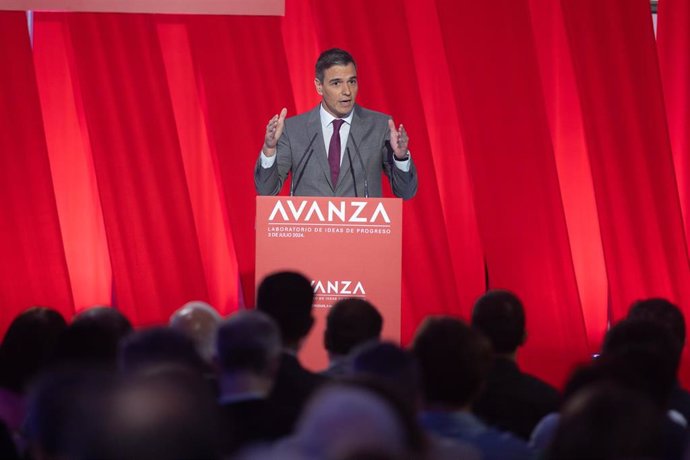 El secretario general del PSOE y presidente del Gobierno, Pedro Sánchez, interviene durante la presentación de la Fundación Avanza, en el Espacio La Próxima Estación, a 3 de julio de 2024, en Madrid (España).