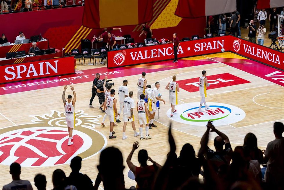 La selección española de baloncesto celebra el pase a las semifinales del Preolímpico de Valencia, en las que se medirán a Finlandia