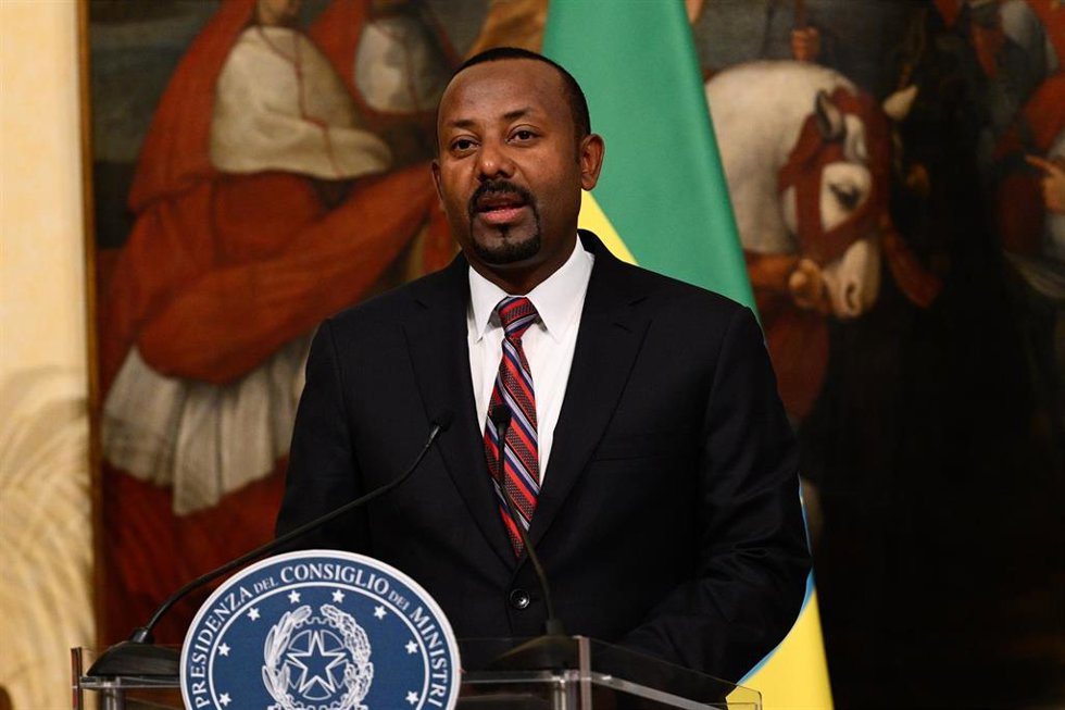 Archivo - El primer ministro de Etiopía, Abiy Ahmed, durante una rueda de prensa en Roma junto a su homóloga italiana, Giorgia Meloni (archivo)