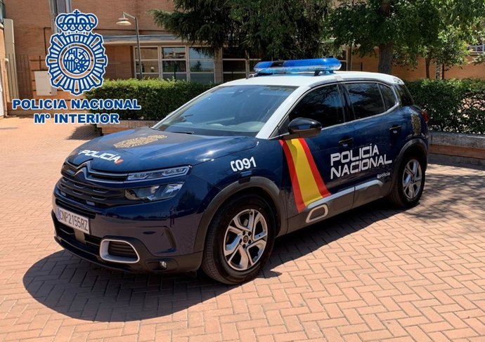 Archivo - Vehículo de Policía Nacional