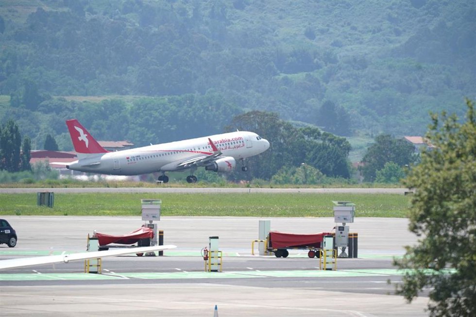 Vuelo en el que debía viajar el joven saharui retenido en el aeropuerto de Loiu