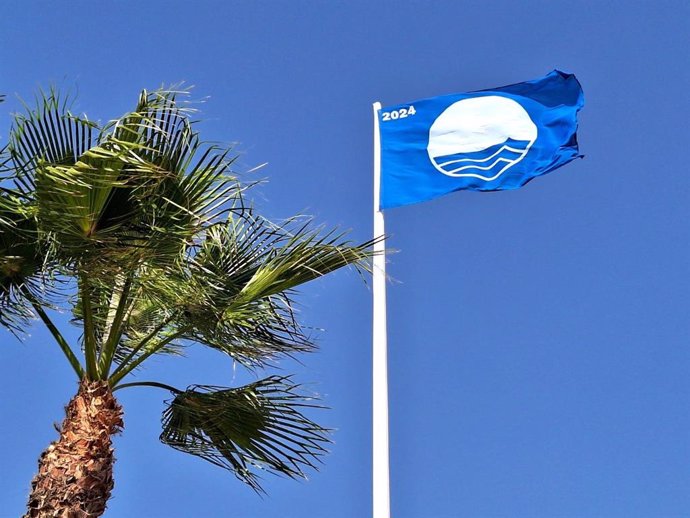 Torremolinos iza por primera vez la Bandera Azul en las playas de Playamar y Bajondillo