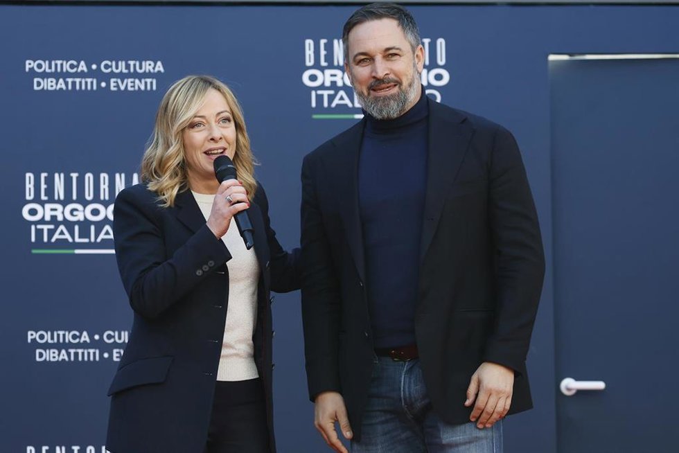 Archivo - 17 December 2023, Italy, Rome: Santiago Abascal (R), leader the Spanish national conservative political party Vox, and Italy's Prime Minister Giorgia Meloni
