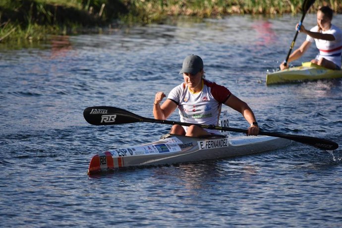 La piragüista española Estefanía Fernández, durante una competición.