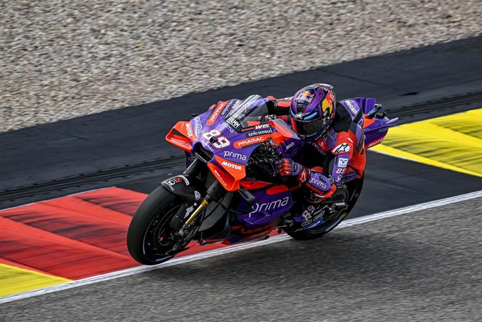 89 MARTIN Jorge (spa), Prima Pramac Racing, Ducati Desmosedici GP24, action during the 2024 MotoGP Liquid Molly Motorrad Grand Prix Deutschland, German GP, on the Sachsenring circuit, from July 5 to 7th, in Hohenstein-Ernstthan Germany - Photo Studio Mi