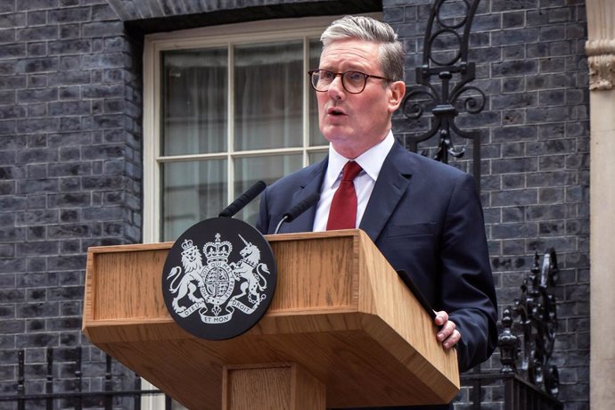 July 5, 2024, London, Greater London, United Kingdom: Kier Starmer Arrives At No10. Picture by Martyn Wheatley / Parsons Media..Newly elected Prime Minister Kier Starmer arrives at No10 Downing Street with wife Victoria.