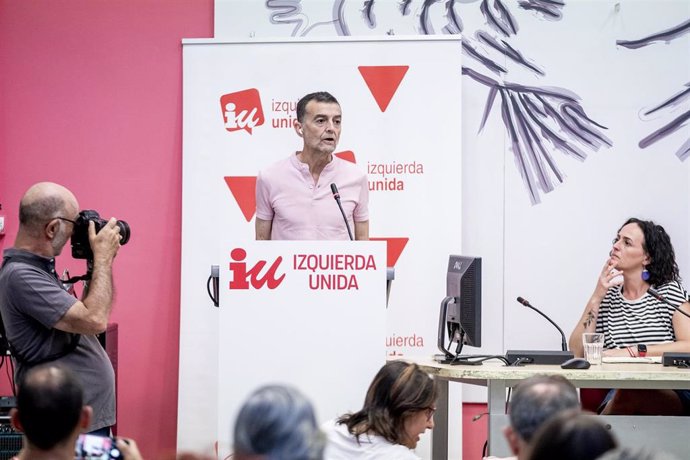 El coordinador federal de IU, Antonio Maíllo, interviene en la primera reunión al completo de la nueva Coordinadora Federal, en el edificio 'Abogados de Atocha', a 6 de julio de 2024, en Madrid (España). El encuentro se produce tras haber finalizado el pr