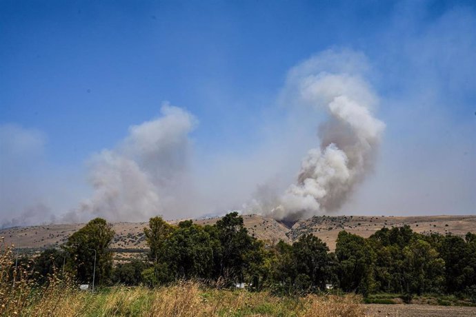 Incendio provocado por un bombardeo en suelo libanés