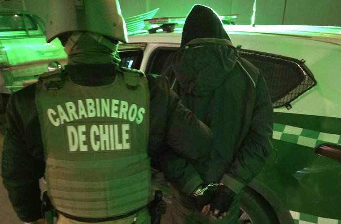 Un detenido por un agente de Carabineros en Chile